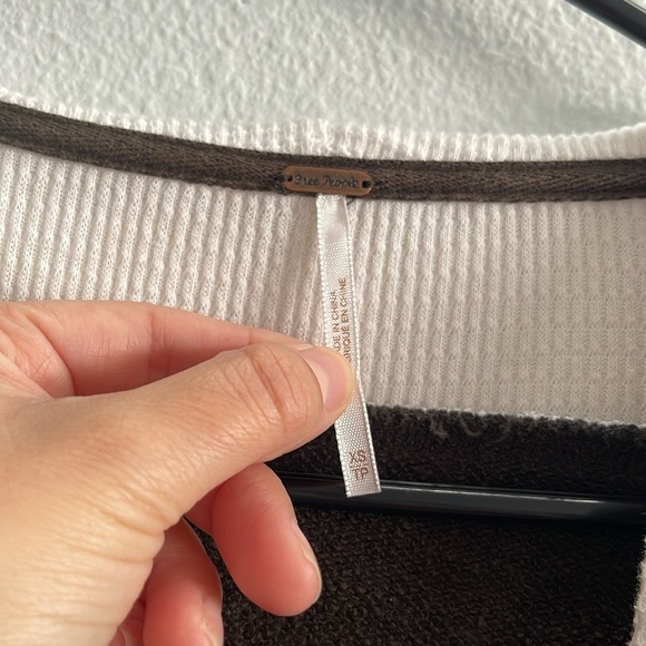 Free People Naomi Sweatshirt Size XS - Picture 5 of 9